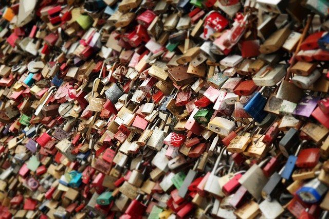 locks-505878_640